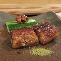 鮨 そえ島 - 海鰻・大分県産 酒蒸しの後焼いていますので、関東に近い食感で美味しいです♬