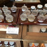 みすゞ飴本舗 飯島商店 - 用意されている季節フルーツジャムは全て味見可能。これは凄い！