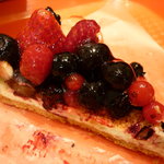 キル フェ ボン 名古屋 - 赤いフルーツのタルト