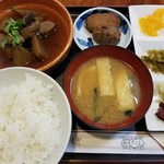 野毛おでん - ぶり大根定食　ご飯は茶飯ではなく白飯でした