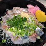 Sushidokoro Totoya - 脂がのっていて美味しかったイワシ丼