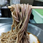 日栄軒 - 冷しとろろコロッケそば　麺リフト