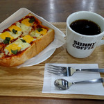 サニー コーヒー - ピザトースト（ホール）690円＆エアロプレスコーヒー（トールサイズ）440円（モーニングセットで150円引き）