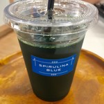 スピルリナブルー - スピルリナブルーをココナッツウォーターで割ったもの