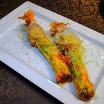 トラットリア ラ・エガオ - 花ズッキーニのタレッジョ詰めフリット