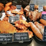 ル・プチメック - やっぱりここのヴィエノワズリーは絶品！バター香るクロワッサンや重厚な甘味のクロワッサン・ダマンドなど