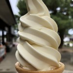松陰食堂 - 夏みかんソフトクリーム（３５０円