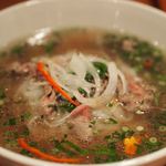 牛フォーは鶏出汁じゃない。味が楽しめるし麺が柔らかいのにコシがある。