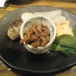 稲毛屋 - (1/13)前菜（山うに豆腐、鰻の小骨つくだ煮、子持ちこんにゃくなど）