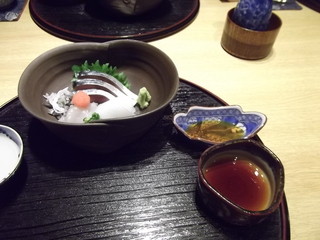 日本料理 柚こう - 青皿→ポン酢、丸皿→醤油