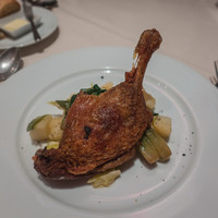 ヌガ - バルバリー鴨もも肉のコンフィ