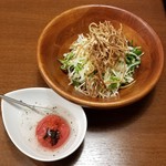 ビーダブリュー カフェ - パリパリ揚げ蕎麦サラダ