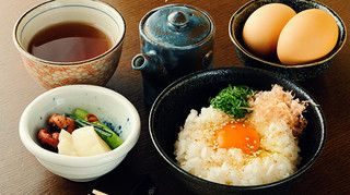 Kushikatsu To Osake Rin - 卵かけご飯