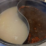 Shabuyou - だしは「麻辣だし」と「参鶏湯（サムゲタン）風白だし」