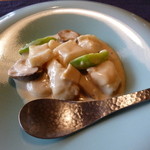 中国料理 絹道 - 烏賊と胡瓜とクワイのクリーム和え