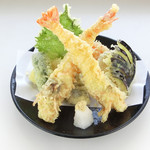 北海鮮 - 『北海鮮の天盛り』新鮮な鮮魚や野菜を美味しい天ぷらに。