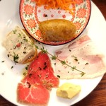 魔術師の肉料理とワイン ミスターヨーロッパ - 