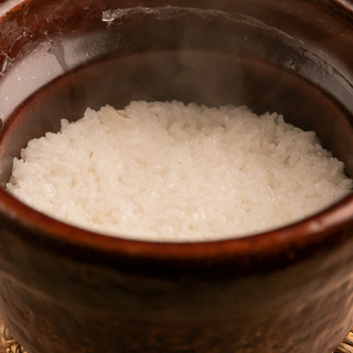 季節の碗物や土鍋ご飯など、日本料理のフルコース仕立て
