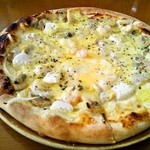 バッカナーレ - ピッツァランチ「シーフードホワイトソース」