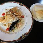 ステーキ・洋食のTANTO屋 - 鯛と魚介のポワレ　2019.7