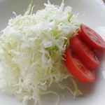 農家食堂まんま - カレーに付いてくるサラダ