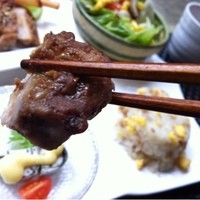 麓屋 京王プラザホテル - お肉持ち上げ
