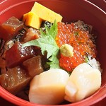 ジョイフル - 海鮮３種盛り丼。
