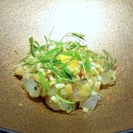 TTOAHISU - ＊真鯛の他、賽の目に切った胡瓜、切り干し大根、さらにはお茶漬け用のあられ、中央にはうずらの玉子。 全て混ぜ合わせて頂きますが、意外と思える組み合わせの食材がそれぞれの旨みを引き立てていてビックリ。