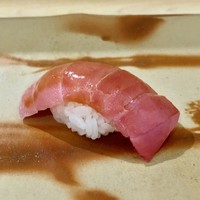 鮨 そえ島 - 本鮪「中トロ」（長崎・壱岐65ｋｇ）・・程良い脂の旨みが上品で美味