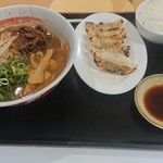 徳島ラーメン麺王 - 徳島ラーメン+餃子セット