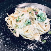 カレス - 北海道ズワイガニとブロッコリーの蟹味噌クリームリングイネ