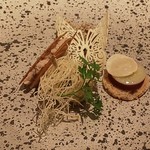 ASAHINA Gastronome - ベトラーヴとグリュイエールチーズのカナッペ