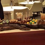 ASAHINA Gastronome - ミニャルディーズ　好きなだけ取り分けます