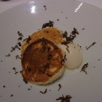 フロリレージュ - デセール／本日のチョコレート／黒トリュフのパンケーキとホワイトチョコレートのアイスクリーム