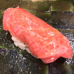 鮨處つの田 - 薄切りとろ 二枚重ね