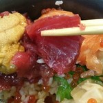 海の幸　翔 - ウニの下からまぐろ！