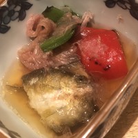 御成門はる - 琵琶湖の若鮎。稚鮎より大き目を背開きし、内臓を残したまま揚げて煮浸しに。