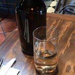 Jack & Knife - お水もオシャレ。