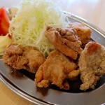 Koujimasa Kaba Mande Ya - ザンギ定・塩・ご飯大盛（850円）
                        