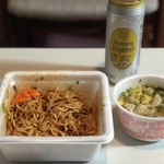 セブンイレブン - 料理写真:蒙古タンメン中本 旨辛焼そばとワンタンスープ