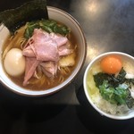 中華そば 四つ葉 - 特製煮干しそば（淡口）
      
      玉子かけごはん