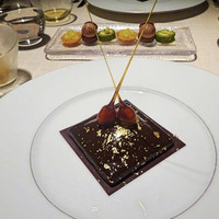 ベージュ アラン・デュカス 東京 - 