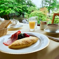 日光金谷ホテル - アメリカンブレックファースト
                    窓から見える緑が美しいです^ ^