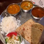 アーンドラ・ダイニング - 今日のチャパティはよく焼けていてめちゃ美味しい！(通常は生八つ橋ぽかった)