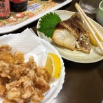 有限会社桝屋酒店   - 鶏軟骨  焼き魚