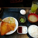 すし道楽 - ミックスフライ定食(680円)