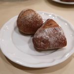 ルヴァンドゥ銀座 - 自家製パン