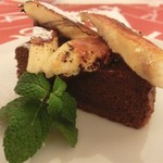 トラットリア 29 - 「チョコレートケーキ　バナナキャラメリゼを添えて」：深みのある甘さと香りが、後をひく！