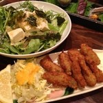 料理屋 ひら田 - 豆腐とじゃこのサラダと牡蠣フライ