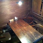 ごはんや - ２～４名様用のお席。